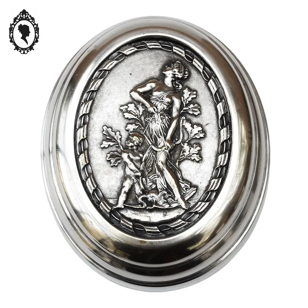 Boite ou bonbonnière en métal argenté ovale avec une scène romantique vintage – Image 2