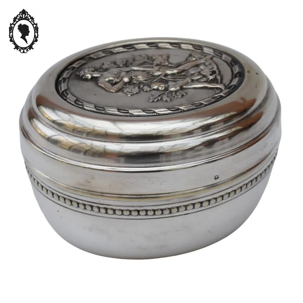 Boite ou bonbonnière en métal argenté ovale avec une scène romantique vintage – Image 6